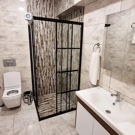 La Pearl Hotel