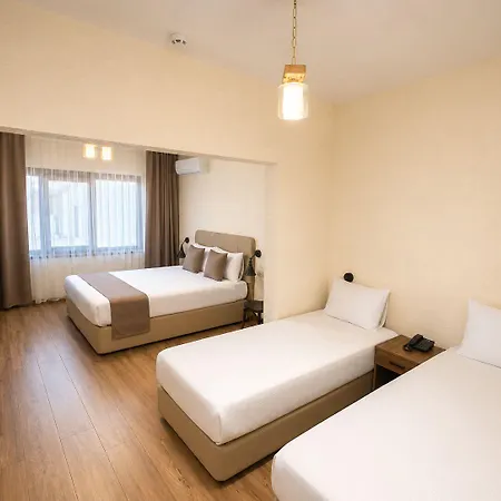 La Pearl Hotel