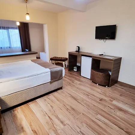 La Pearl Hotel 3*